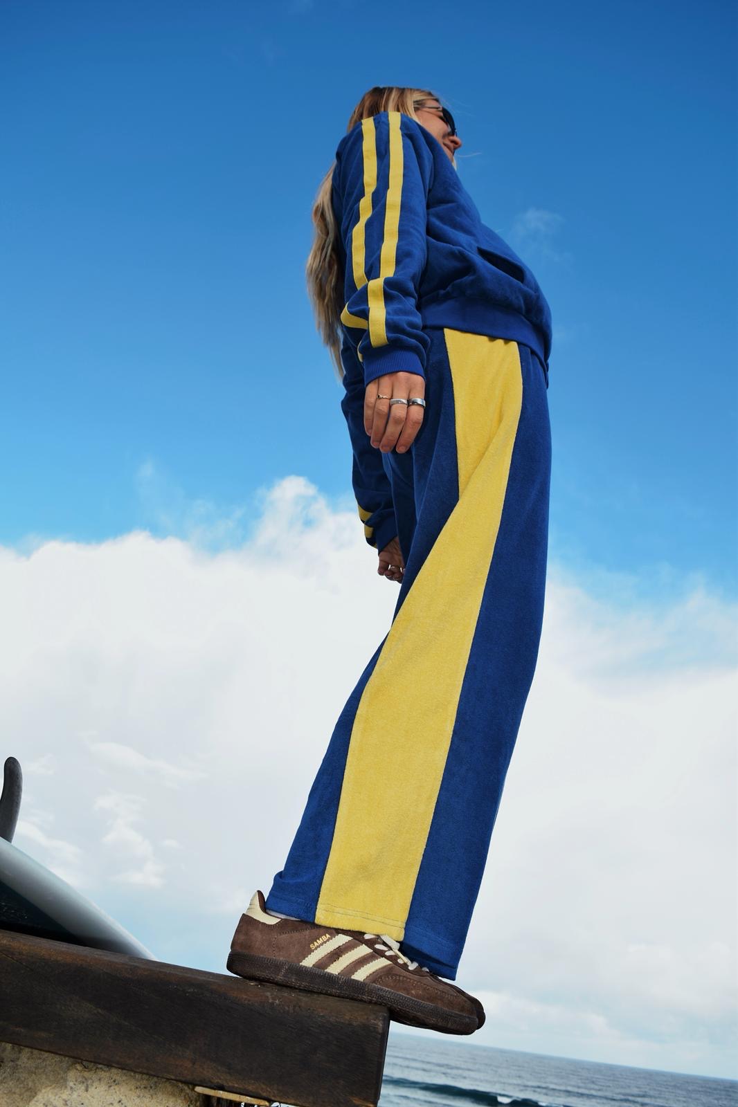 Après Surf Panel Pant in Blue & Yellow - Atmosea