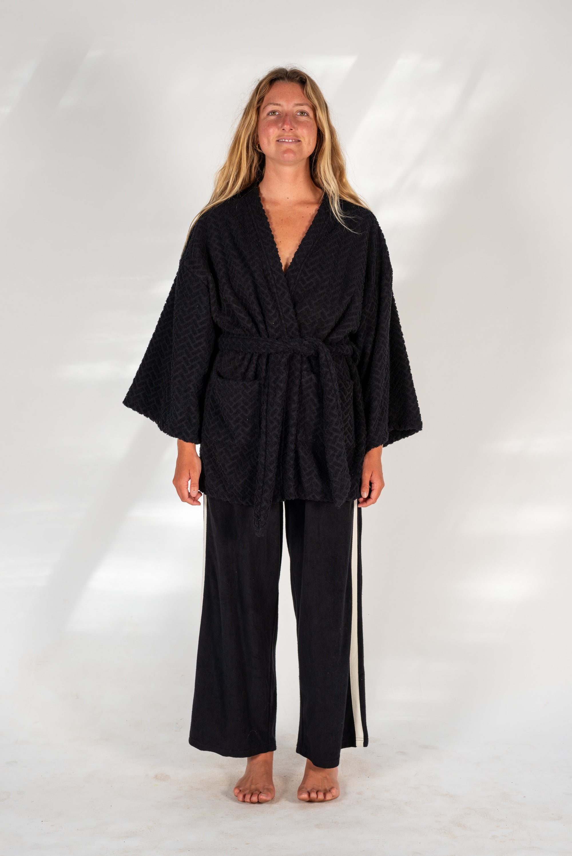 Après Surf Towel Kimono in Black - Atmosea