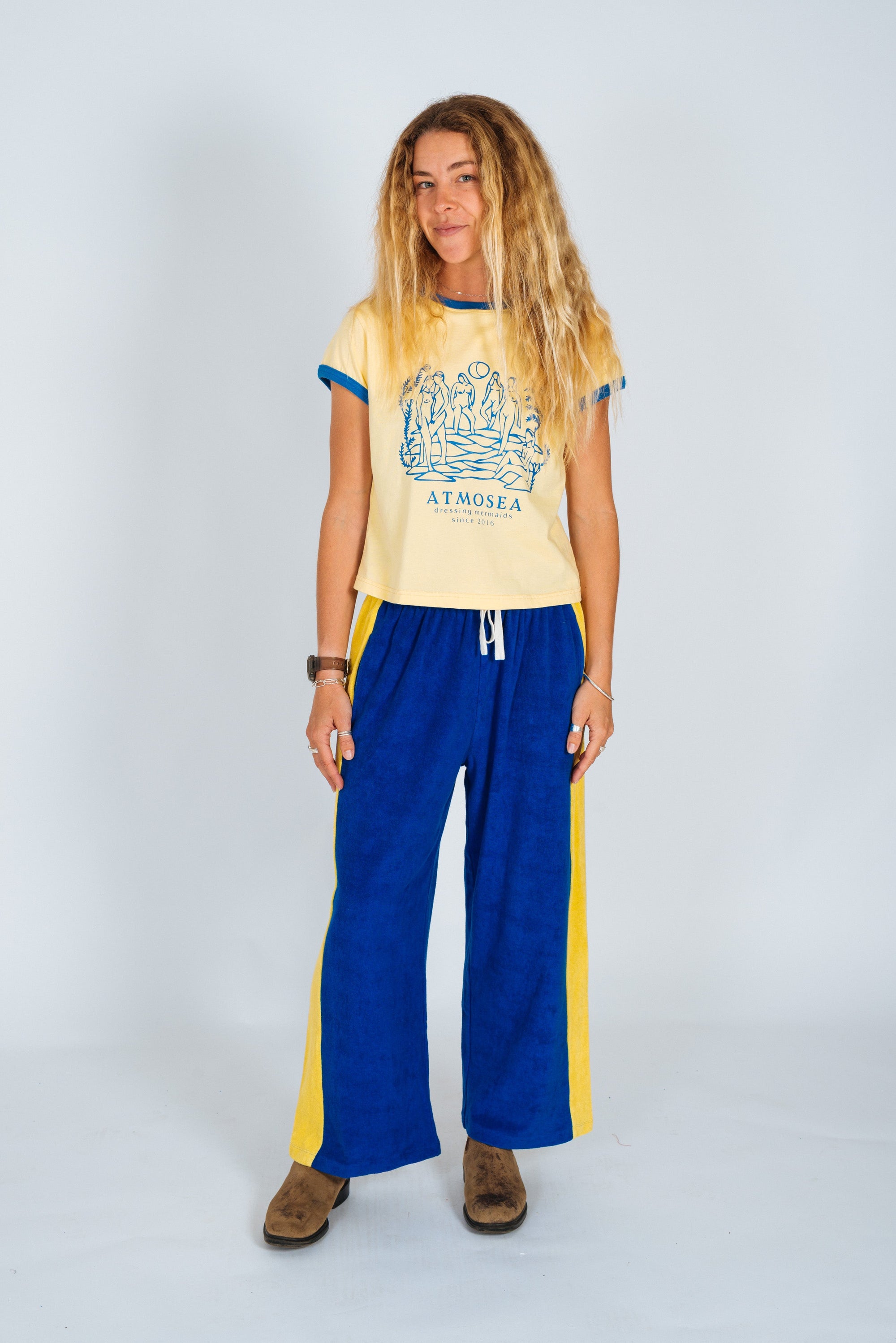 ‘Dressing mermaids’ By Filippa Edgehill - Artist Cap Sleeve Tee - Atmosea