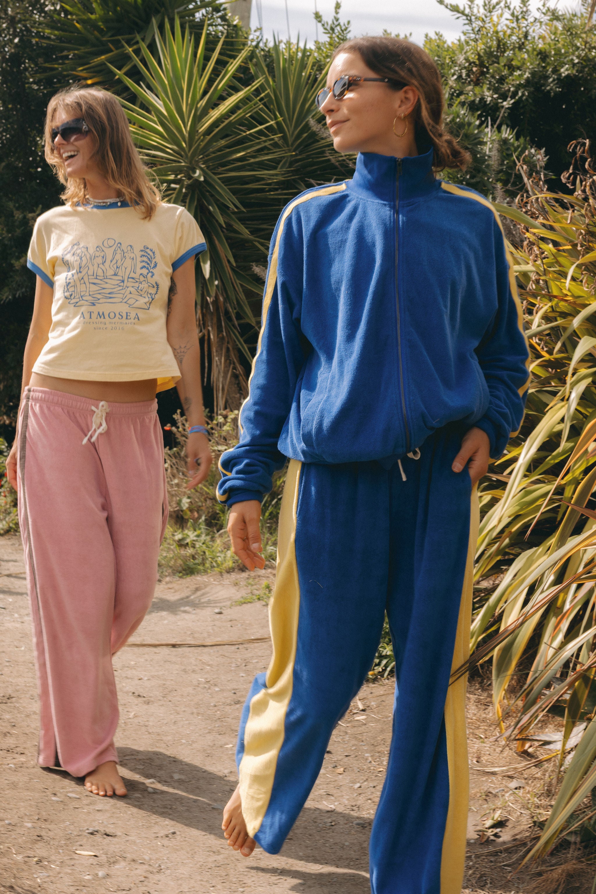 ‘Dressing mermaids’ By Filippa Edgehill - Artist Cap Sleeve Tee - Atmosea