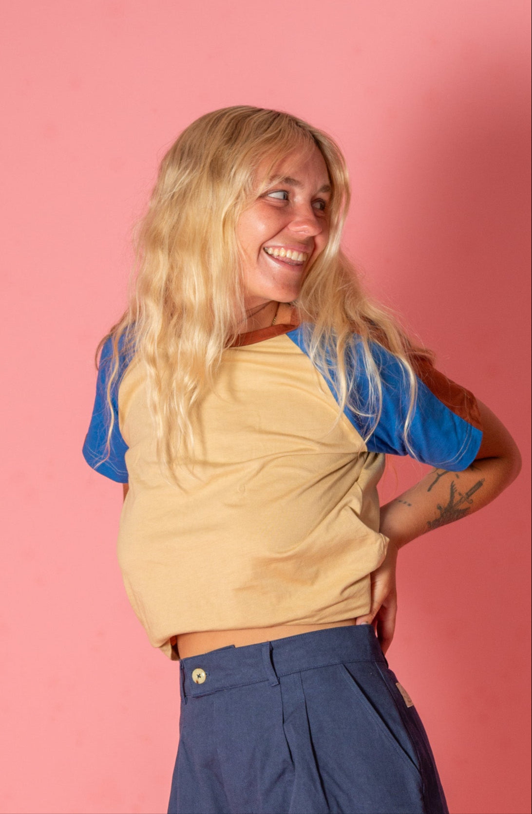 Drifter Tee in Vintage Beige/blue/brown - Atmosea