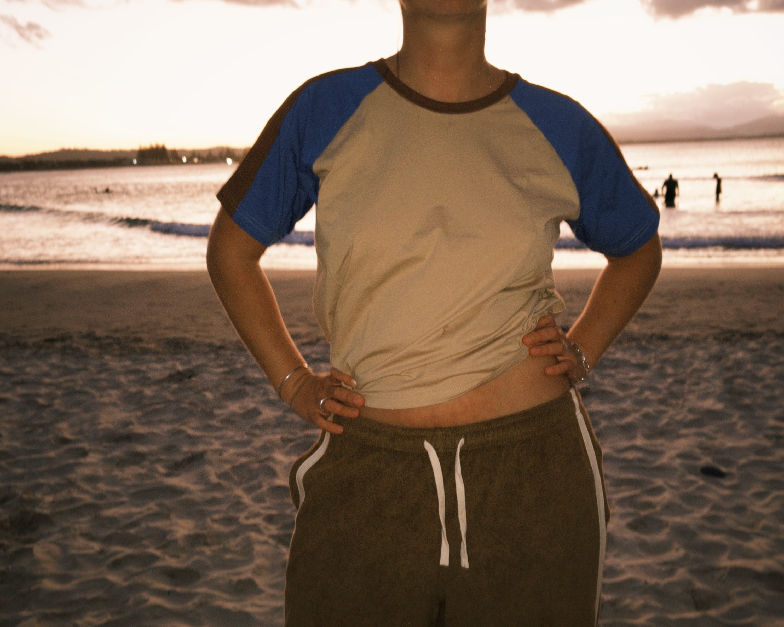 Drifter Tee in Vintage Beige/blue/brown - Atmosea