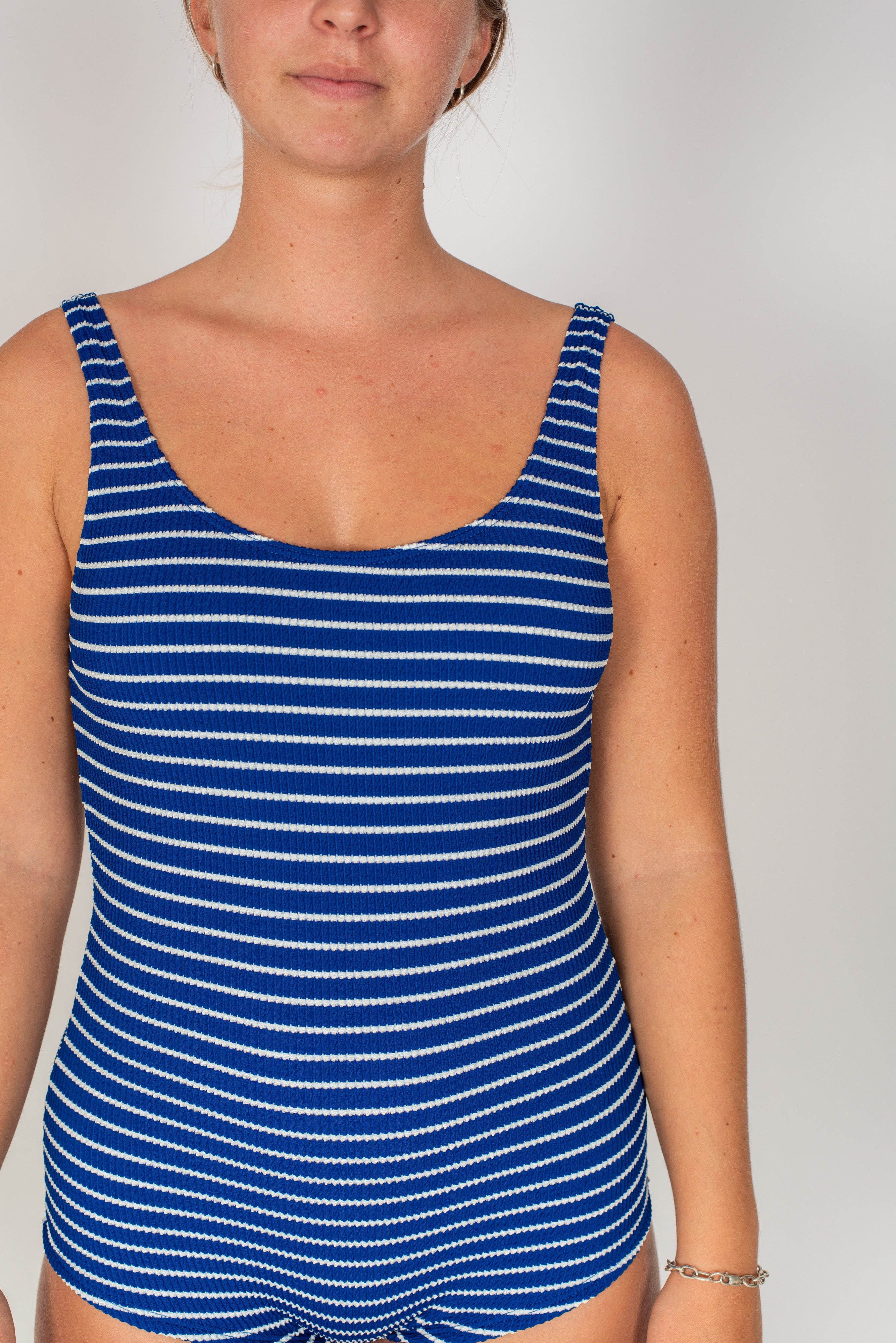 High Tiders One Piece - Atmosea